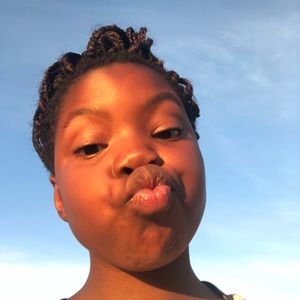 Meet your Posher, Kayla